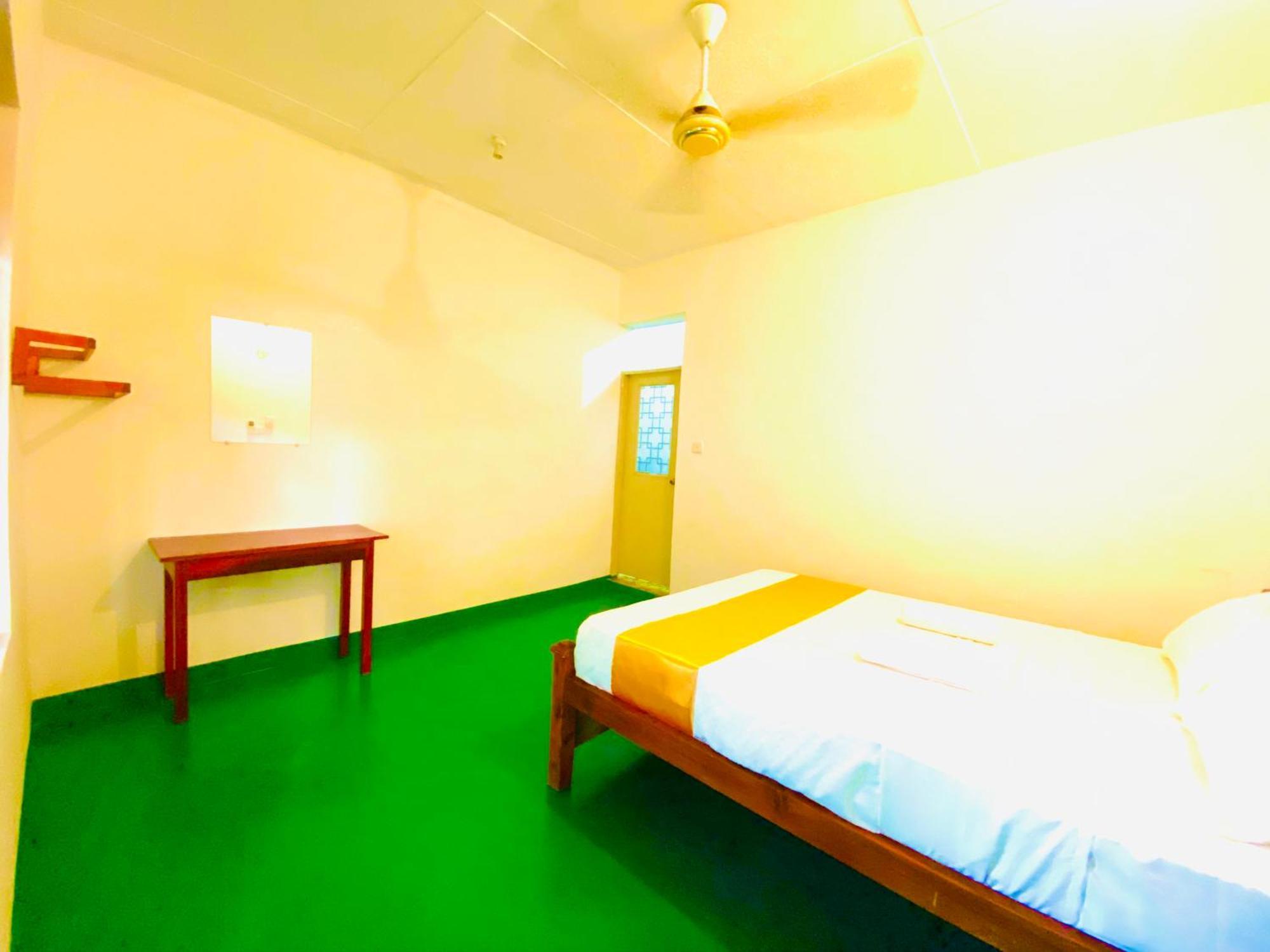 Marina Way Hotel Arugam Bay Buitenkant foto