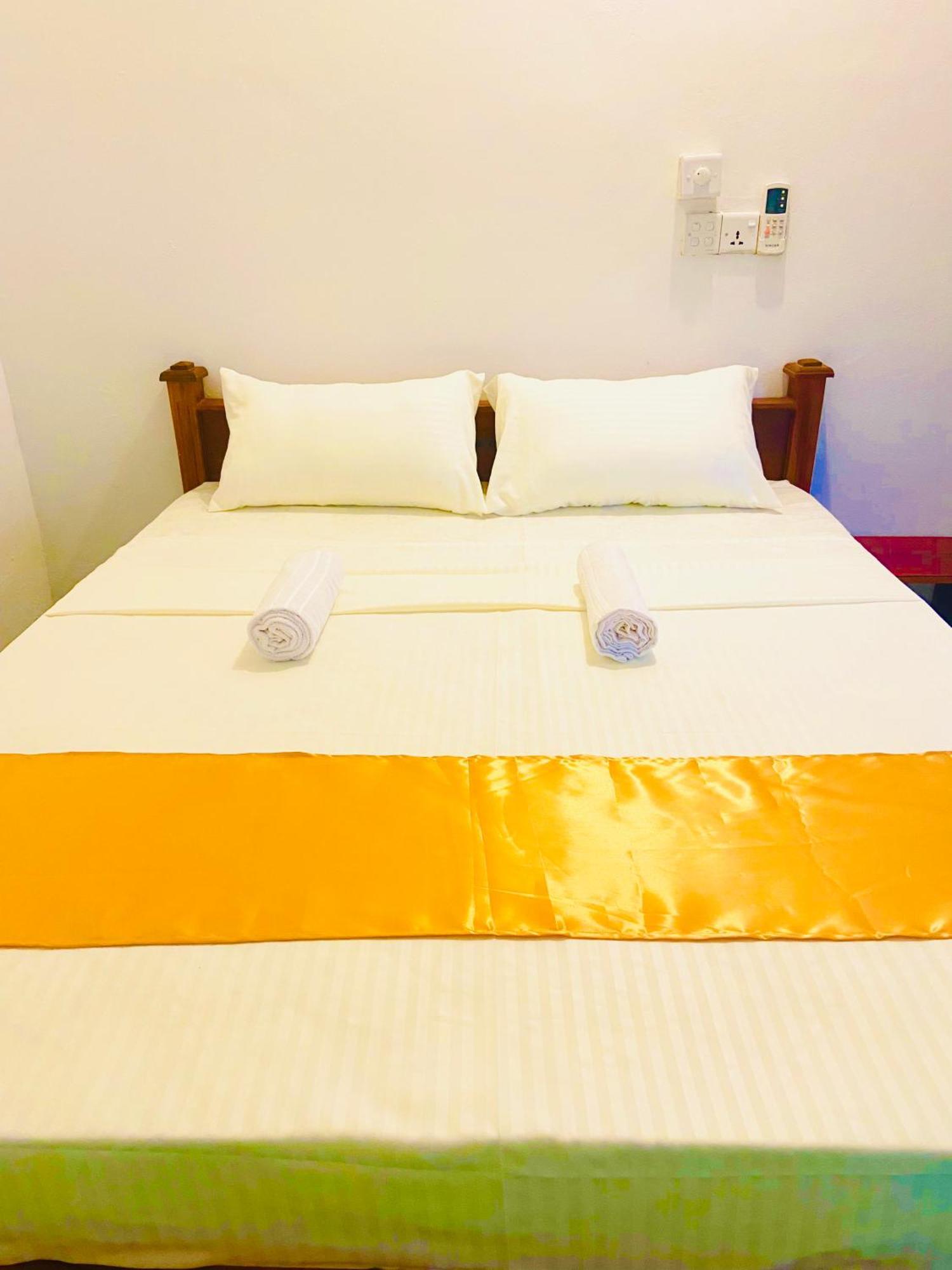 Marina Way Hotel Arugam Bay Buitenkant foto